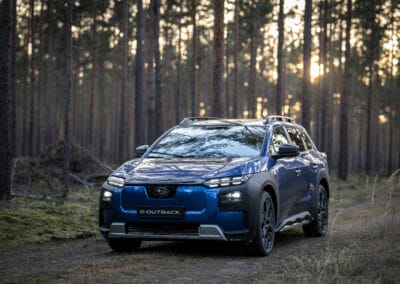 E Outback Blu offroad Image 003