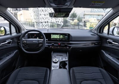 kia new sportage baseline my26 deluxe white interior digital 1920x1080 001