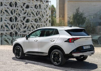 kia new sportage baseline my26 deluxe white static digital 1920x1080 005