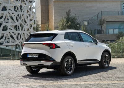 kia new sportage baseline my26 deluxe white static digital 1920x1080 006