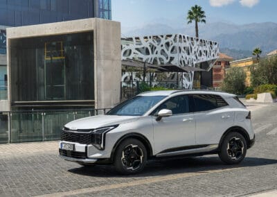 kia new sportage baseline my26 deluxe white static digital 1920x1080 008