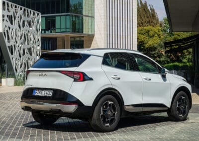 kia new sportage baseline my26 deluxe white static digital 1920x1080 010