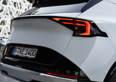 kia new sportage baseline my26 deluxe white static digital 1920x1080 013