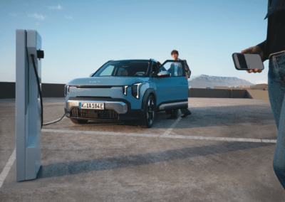 EV2 BL MY27 LHD Print KeyVisual Charging Motif