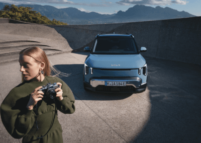 EV2 BL MY27 LS Front with Talent